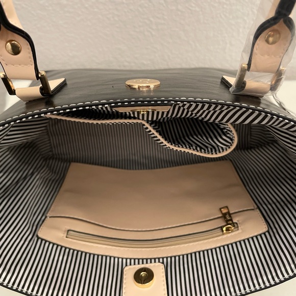 Black and cream tote bag. - Picture 4 of 17